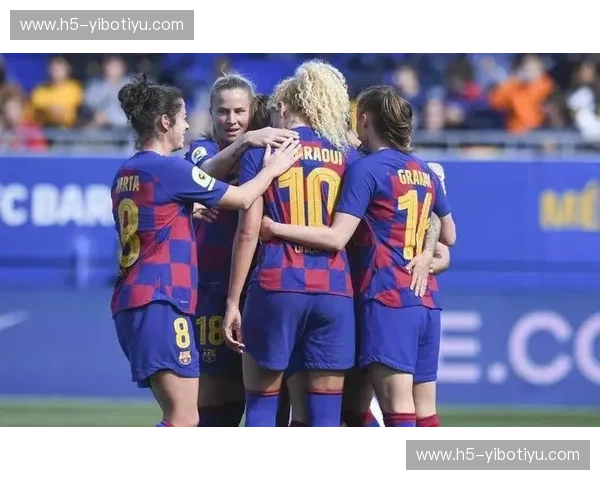 巅峰对决:当“老妇人”遇见“红蓝军团”,谁能执掌欧冠权杖? 巅峰对决:当“老妇人”遇见“红蓝军团”,谁能执掌欧冠权杖?